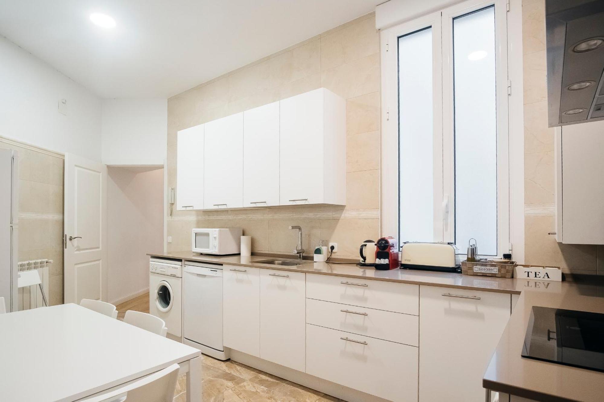 Fantastico 4R + 3B En Madrid Centro Apartment Luaran gambar